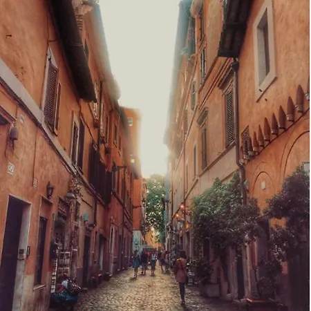 Trastevere Via Del Moro ローマ